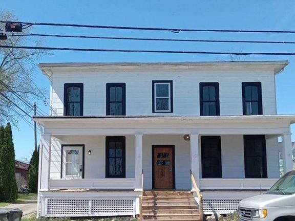 2nd image of 105 N Philadelphia St
