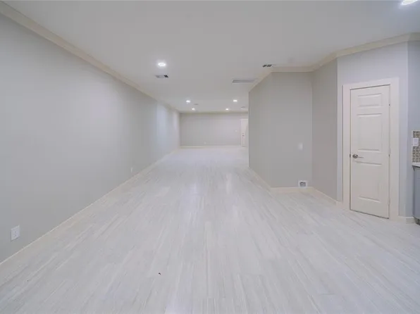 5802 Twisted Pine Ct, Houston, TX 77039