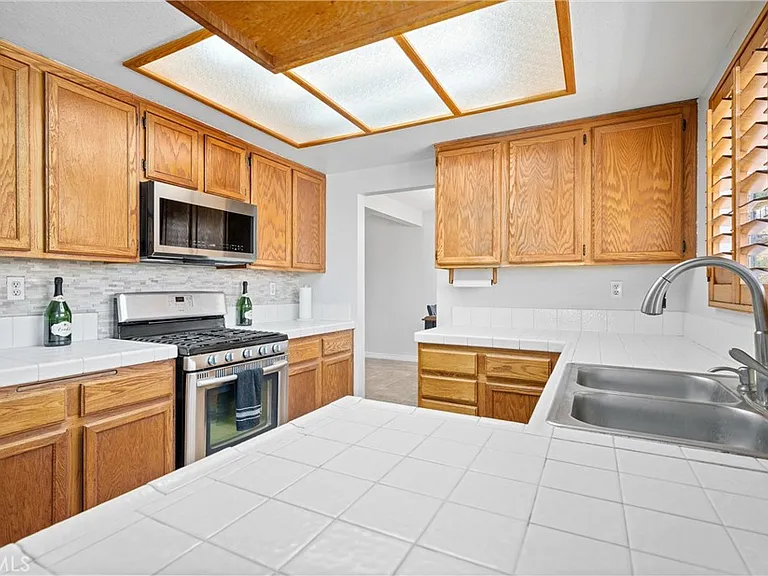 10703 Valley Dr — Photo 13