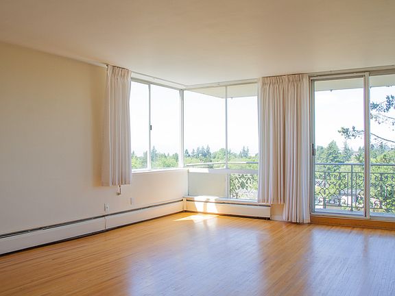 3rd image of 5455 Balsam St #1202