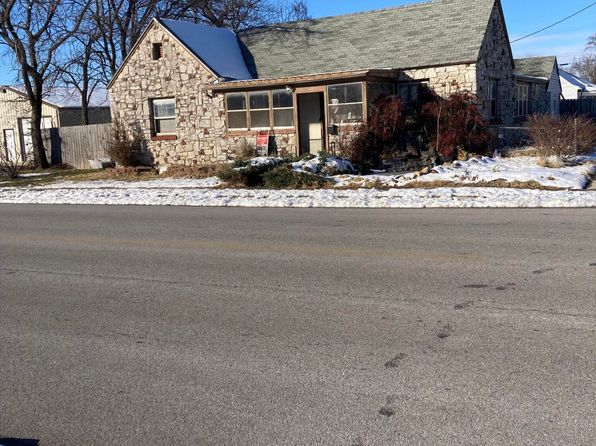 903 W Daugherty St, Webb City, MO 64870
