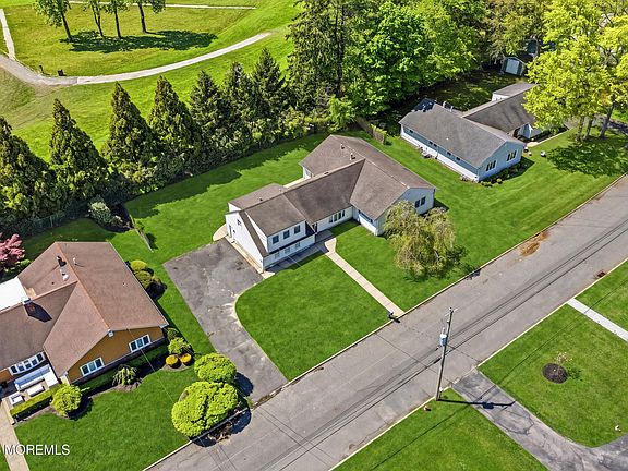 4th image of 9 Dwight Drive