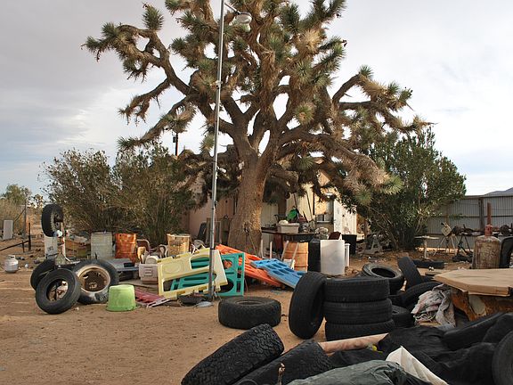 5th image of 59221 Lutz Ave