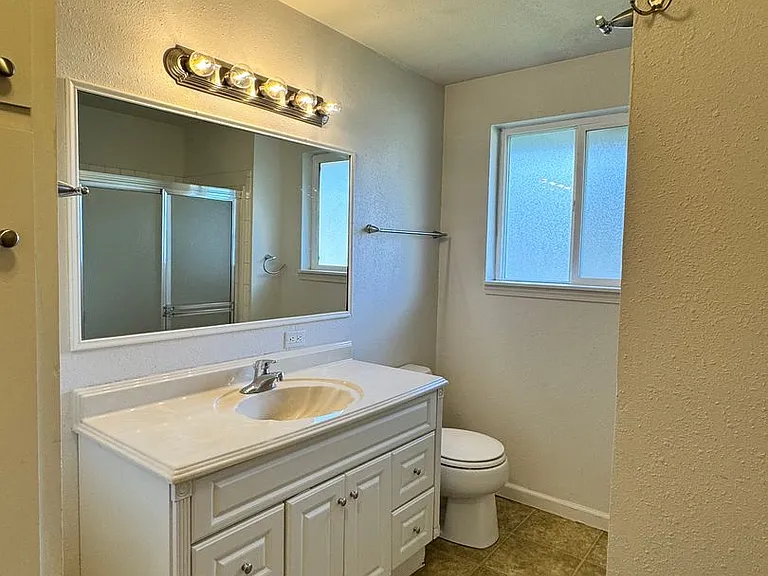 5404 Kilgary Way — Photo 9