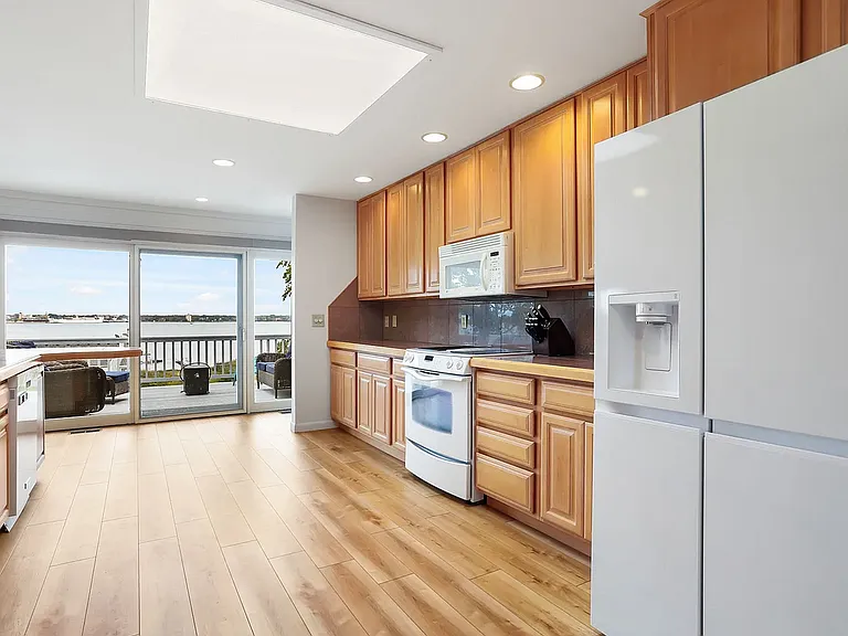 777 Ruddiman Dr — Photo 11