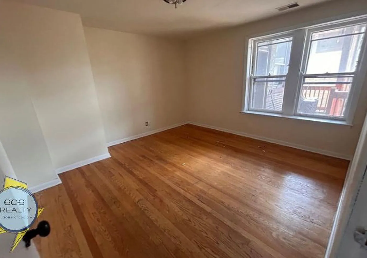 2 bed, 1.0 bath, $1,450 — Photo 4