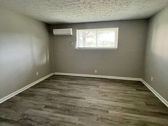 3rd image of 2082 Fairmont Ct #13