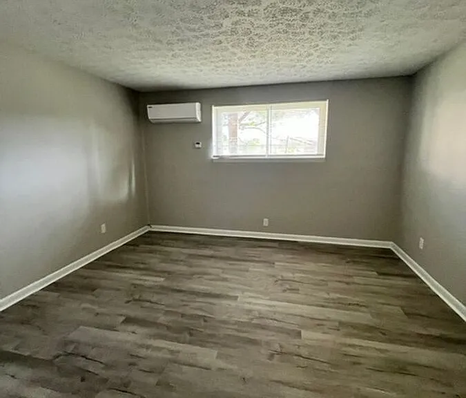 2082 Fairmont Ct #13 — Photo 3