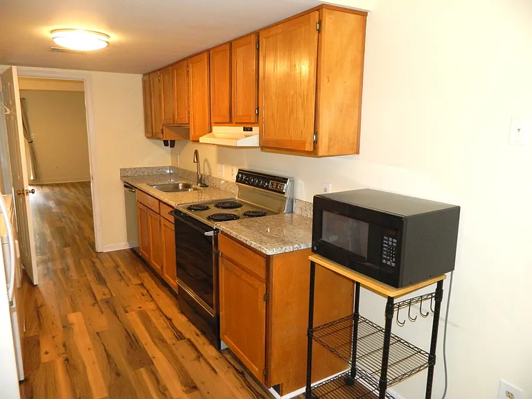 407 Folkstone Cir — Photo 14