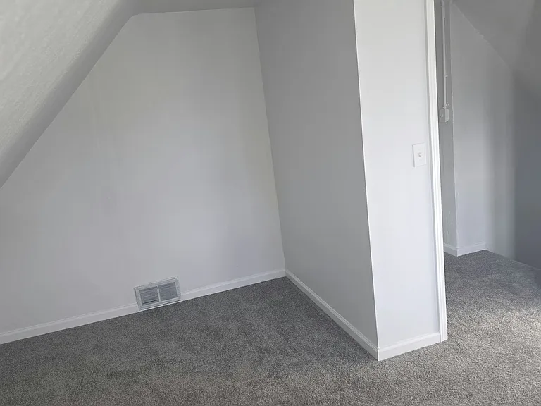 Upstairs bedroom 4