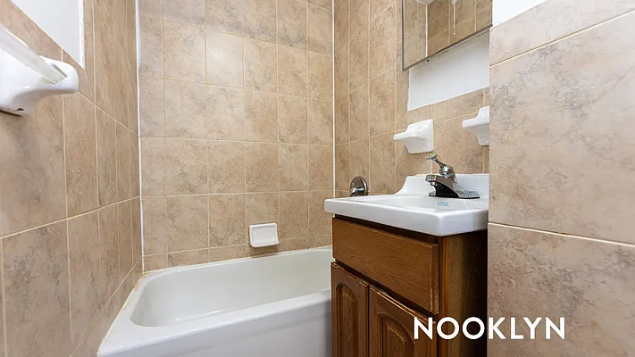 Rented by Nooklyn NYC LLC | media 13