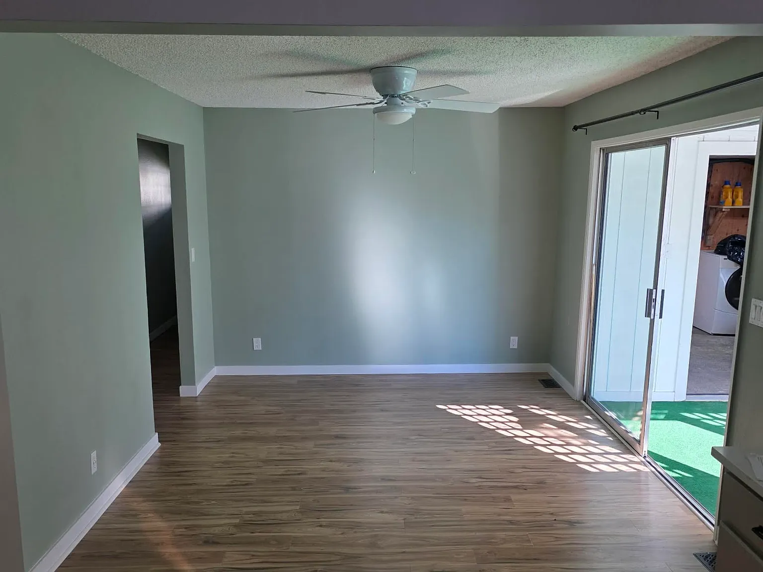 2 bed, 770 sqft, $2,600 — Photo 4
