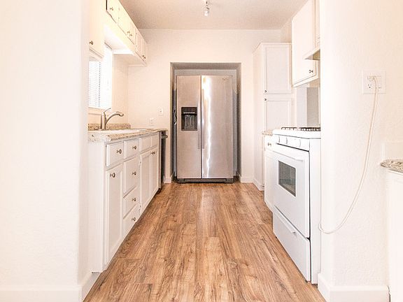 5th image of 4318 1/2 Lamont St #4318