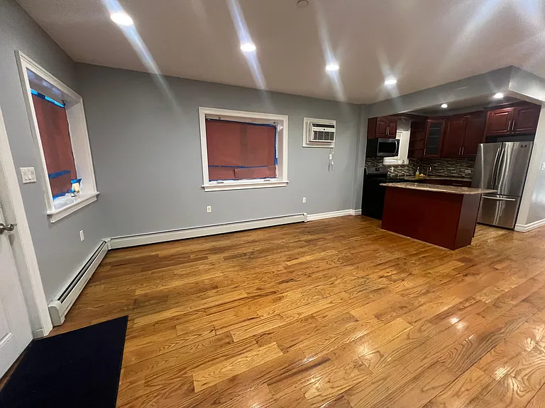 14421 Lakewood Ave #1 — Photo 3