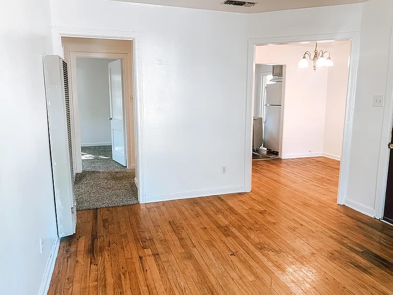 5513 Thomas Ln — Photo 3