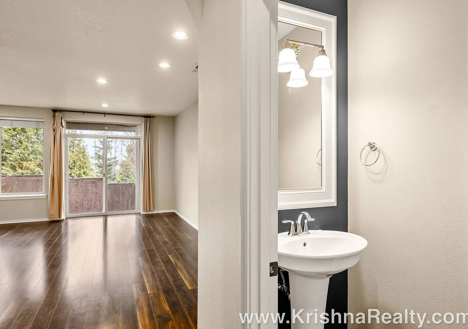 Charming 2 BD | 2.5 BA | Townhome located in Arbor Woods At Murray Hill Community | Great Locatio... — Photo 3