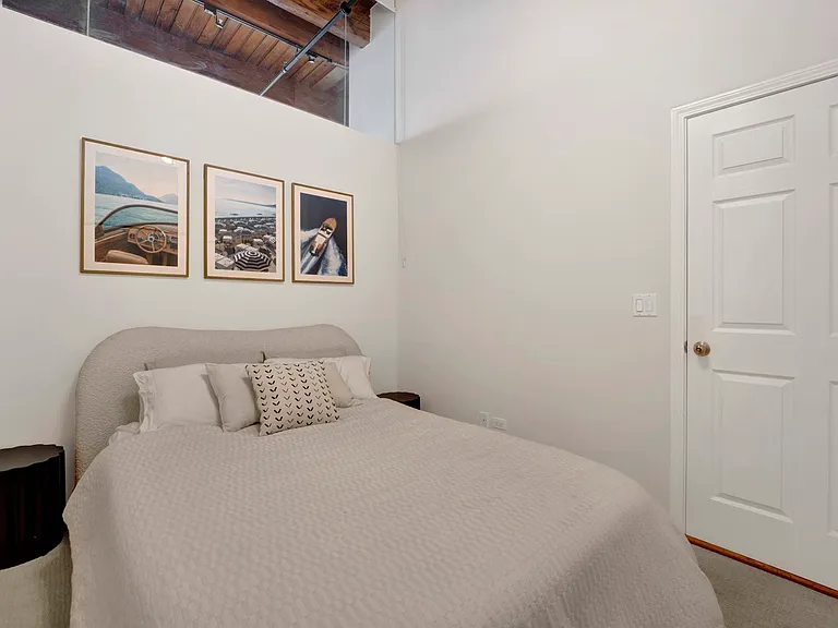 525 W Superior St #322 — Photo 21