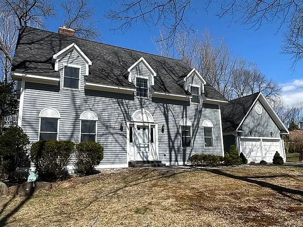 104 Wild Rose Cir, Shelburne, VT 05482
