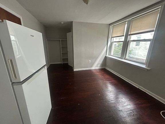 4th image of 3416 Spring Garden St #B32