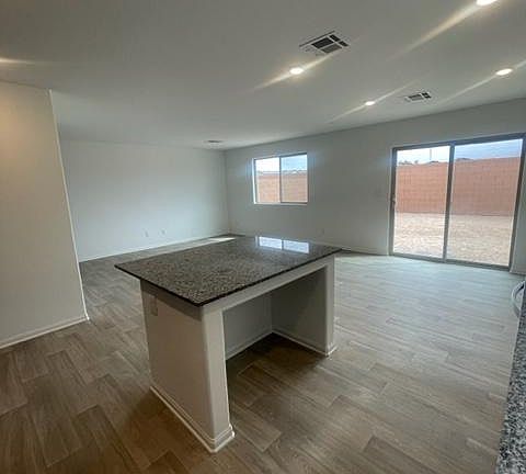 4th image of 7643 Dewey Dr