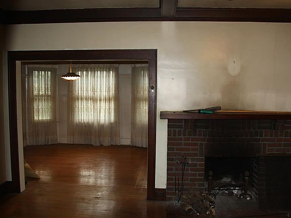 2nd image of 1433 Western Ave