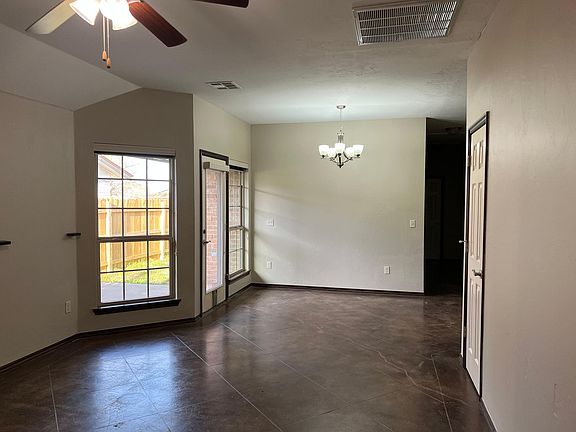 4th image of 516 Bath Cir
