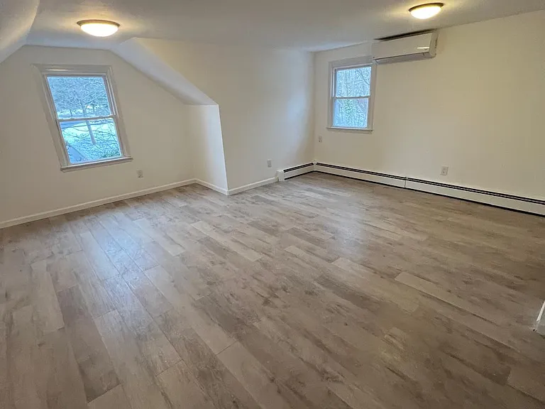 21 Walnut Ave — Photo 6