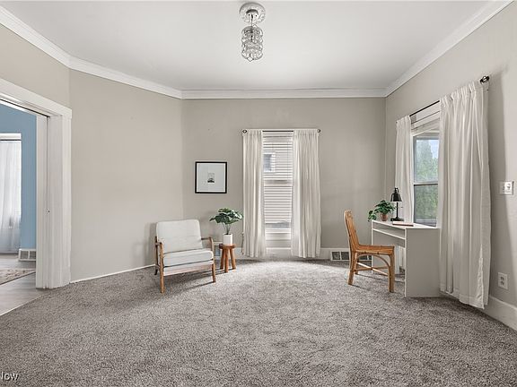 5th image of 1477 Robinwood Ave
