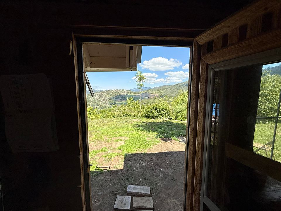 10th image of 3774C Daisy Mine Rd
