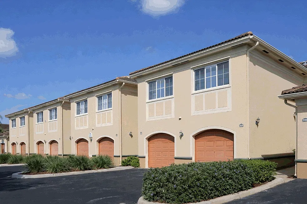 2 bed, 1375 sqft, $2,550 — Photo 1