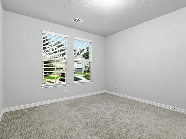 119 Buttonwood Ct — Photo 4