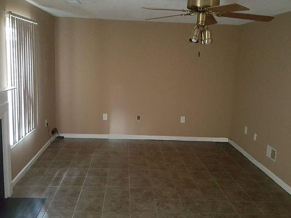 2nd image of 407 Waters Cove Ct