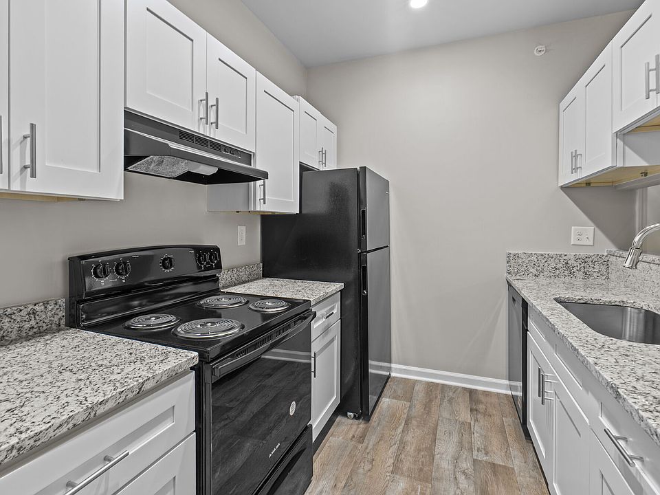 B2 (Lanier II) Premium Unit (Fully Renovated)