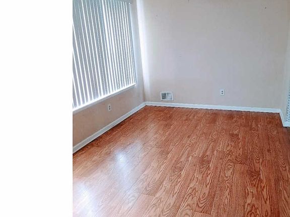 5th image of 1144 Glen Haven Ct