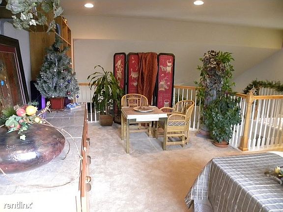4th image of 1640 Deerwood Dr