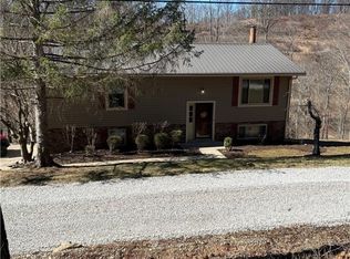 687 McCloud Rd, Scott Depot, WV 25560