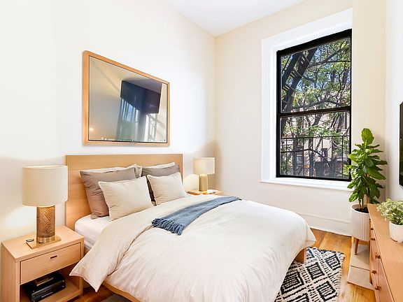 2nd image of 259 Bleeker Pl #31