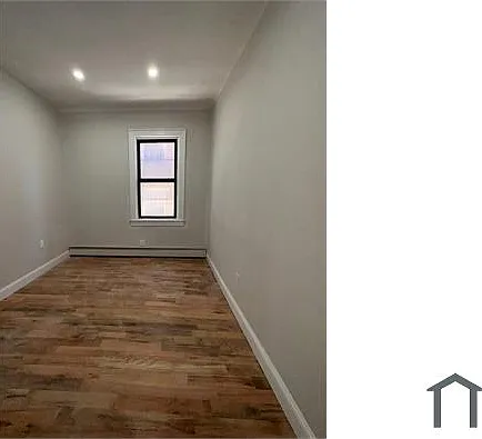1935 Loring Pl S — Photo 1