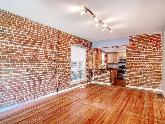 3rd image of 305 Elati St