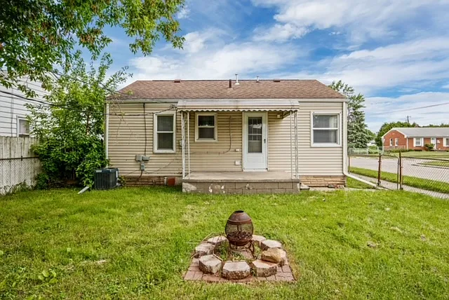 13164 Sidonie Ave — Photo 21