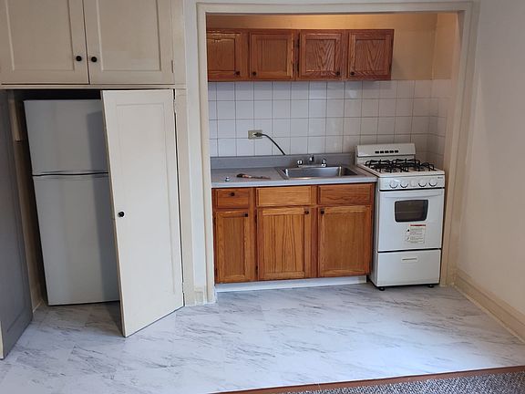 5th image of 2126 S 5th Ave