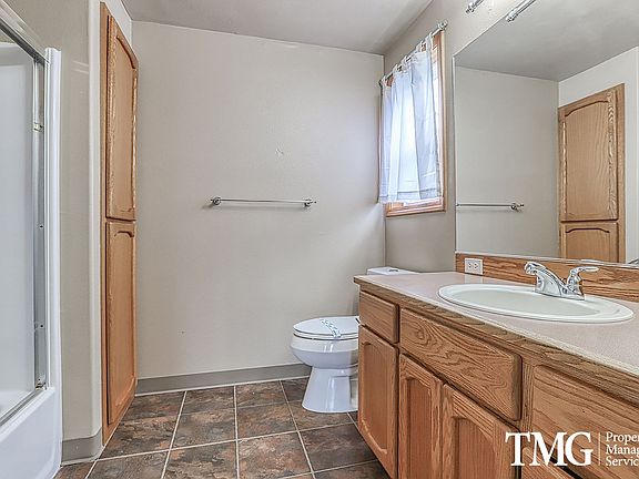 5th image of 10912 NE 97th St