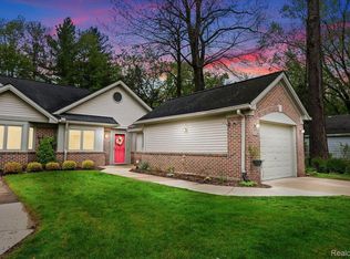 21290 Juniper Ct #76, Farmington, MI 48336