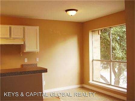 5th image of 1005 Gunnison St APT C
