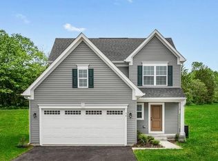 1711 Jasper Dr, Farmington, NY 14425