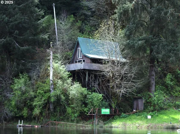 739 N Tenmile Lk, Lakeside, OR 97449