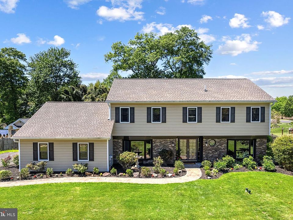 1st image of 329 Sherwood Dr