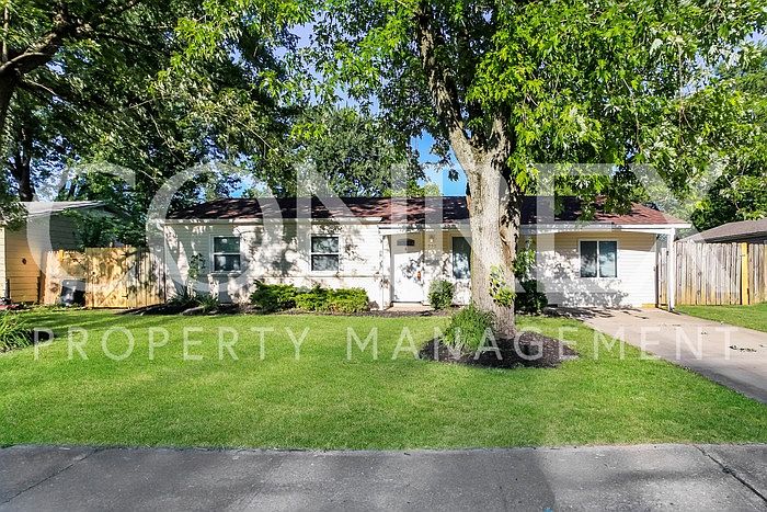 1st image of 990 Sheffield Dr