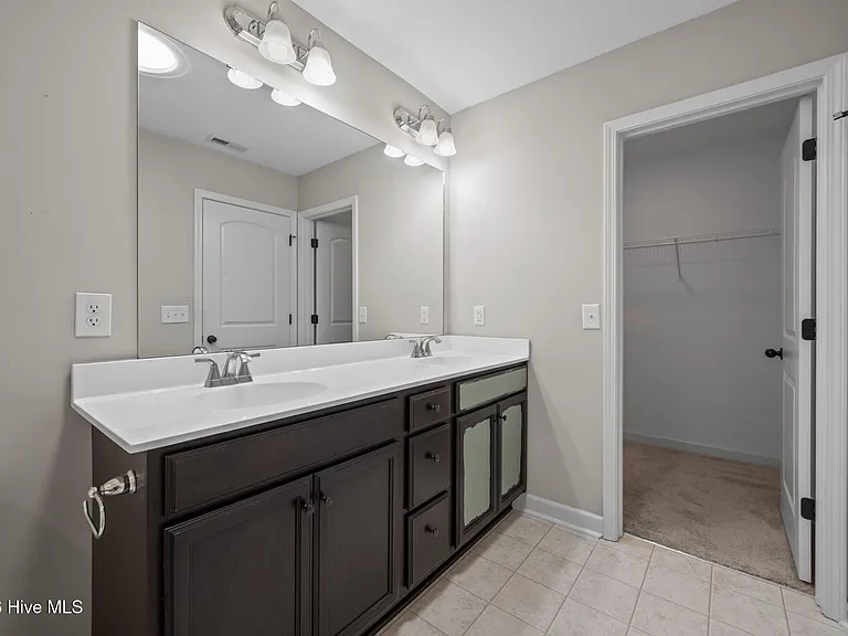 111 Anderson Ave — Photo 17