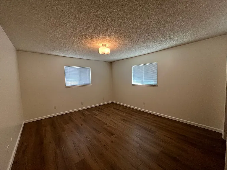 1250 Bolton Dr — Photo 13
